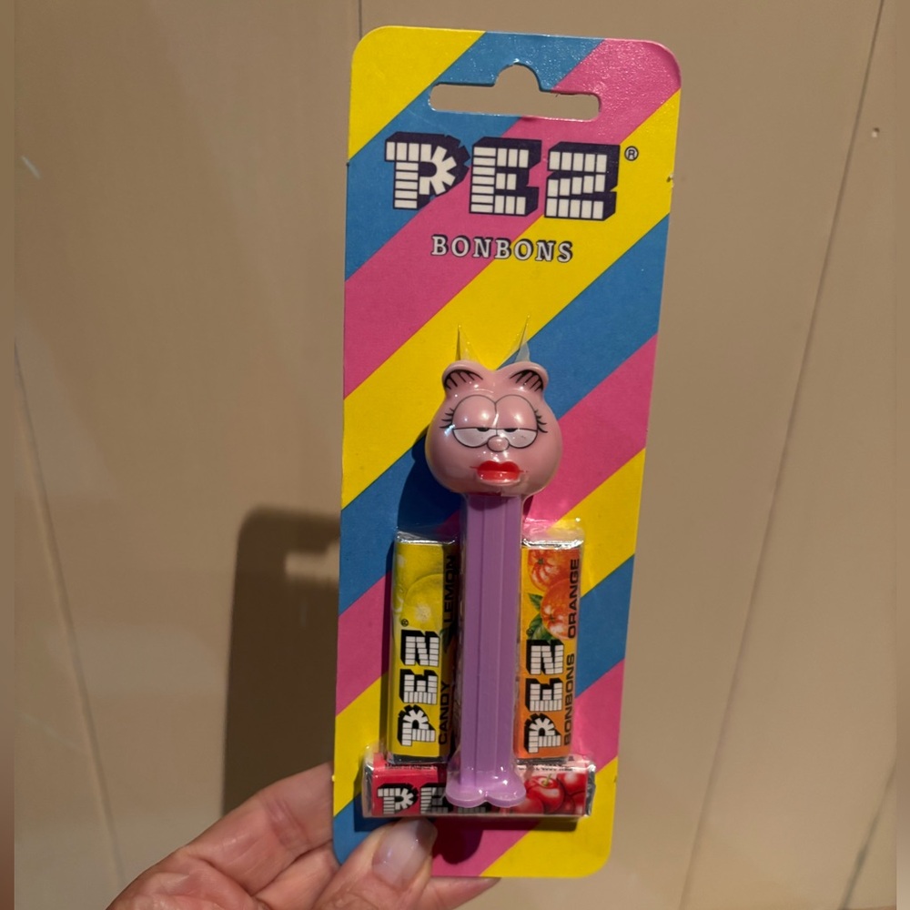 Vintage Garfield Pink Arlene PEZ Dispenser on Striped Card Rare Collectible